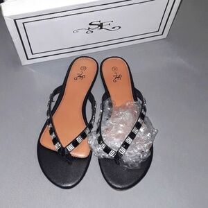 🆕️SF Brand Black, Flip Flops. Women's Size: 6. NWOT.